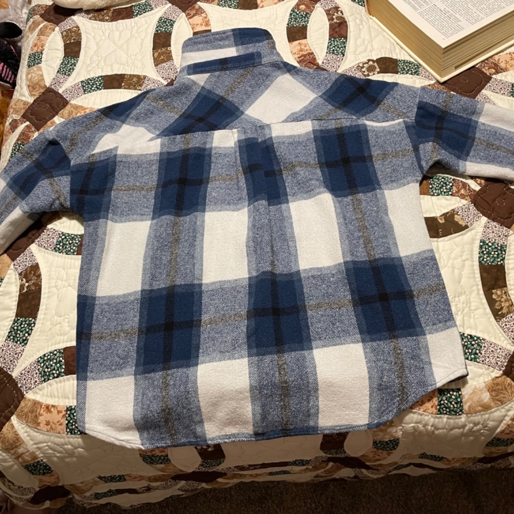 Shacket - Picture 2 of 8